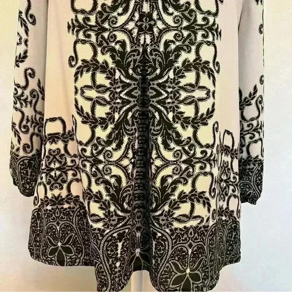 New Directions black and white dressy loose fit blouse in size PS (Petite Small) - Picture 4 of 11